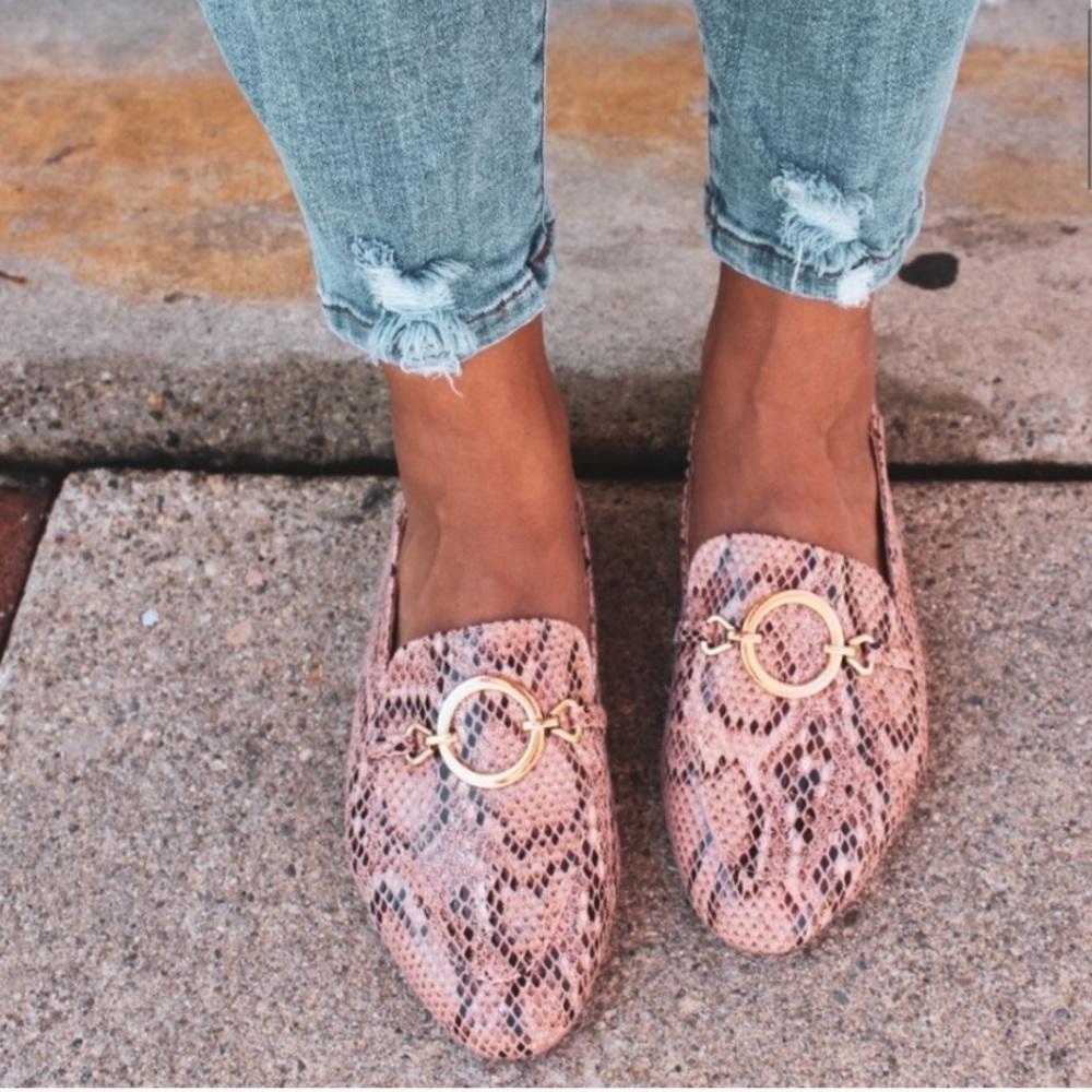 NWT Pink Snake Loafers // Qupid // Women’s Size 7